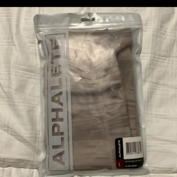 Alphalete Camo High-Waist Leggings and Crop Top Set - Light Gray & Cream - Picture 4 of 7